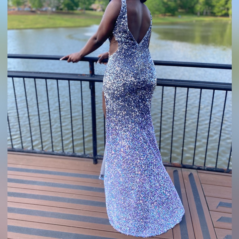 PROM DRESS - Picture 4 of 5